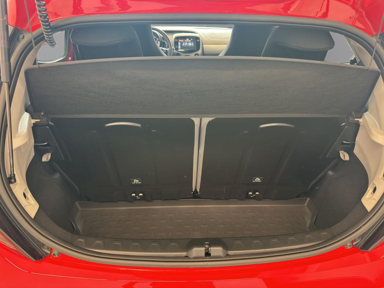 Toyota Aygo 5p 1.0 x-play m-mt 72cv