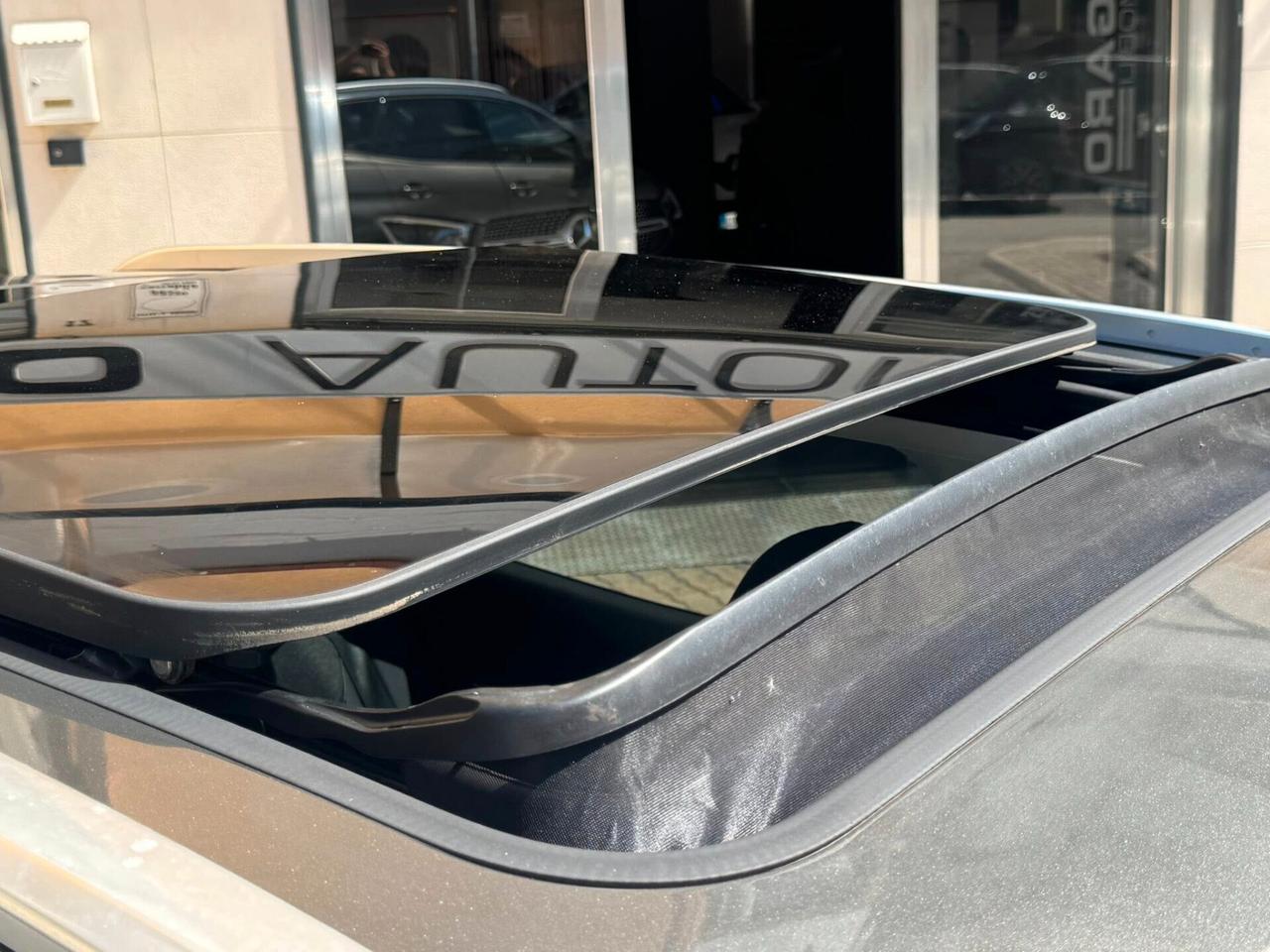 PEUGEOT 3008 1.6 HDI 120 CV. EAT8 TETTO+NAVI+BIXENO