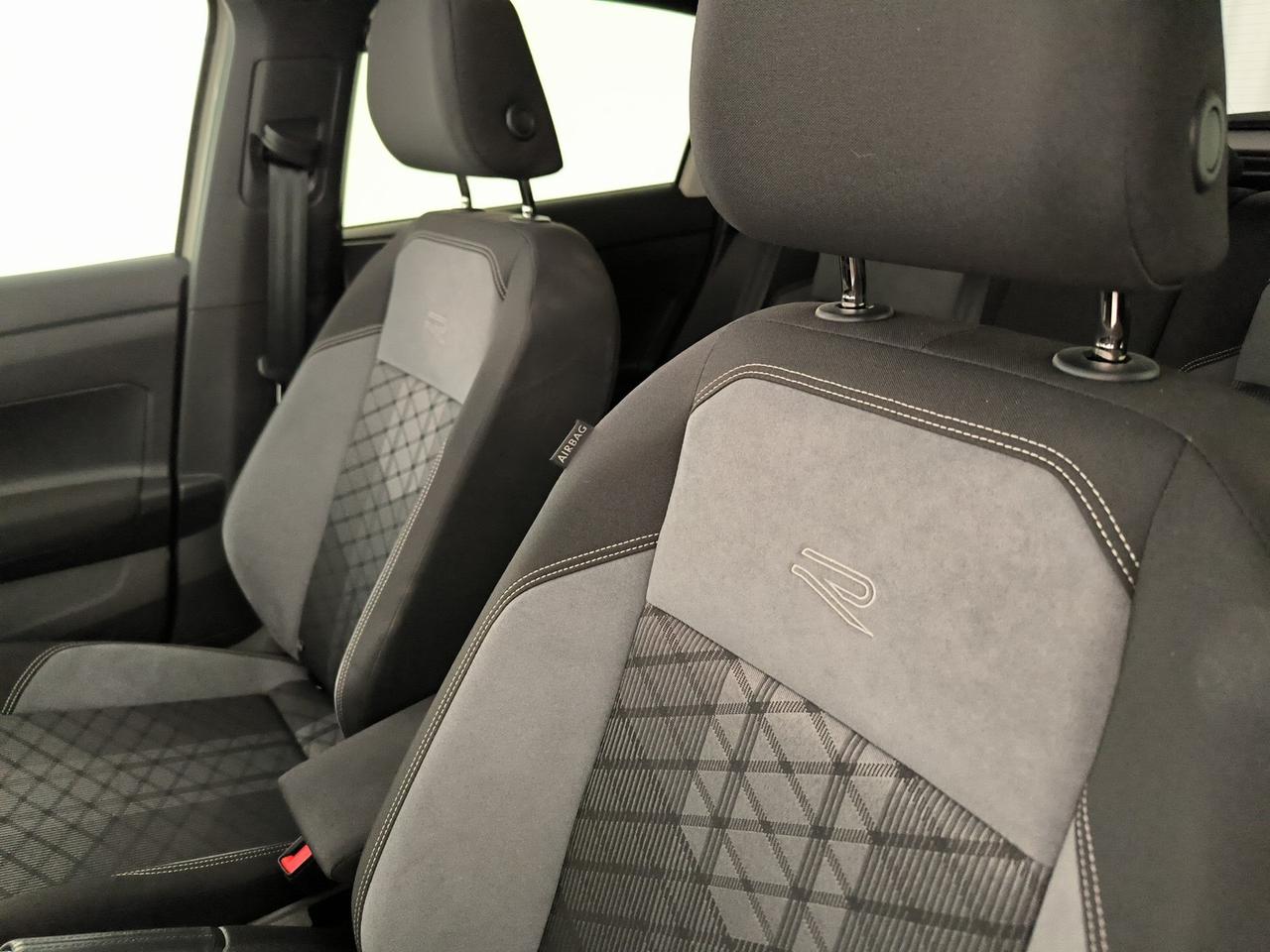 Volkswagen Taigo 1.0 tsi r-line 110cv dsg