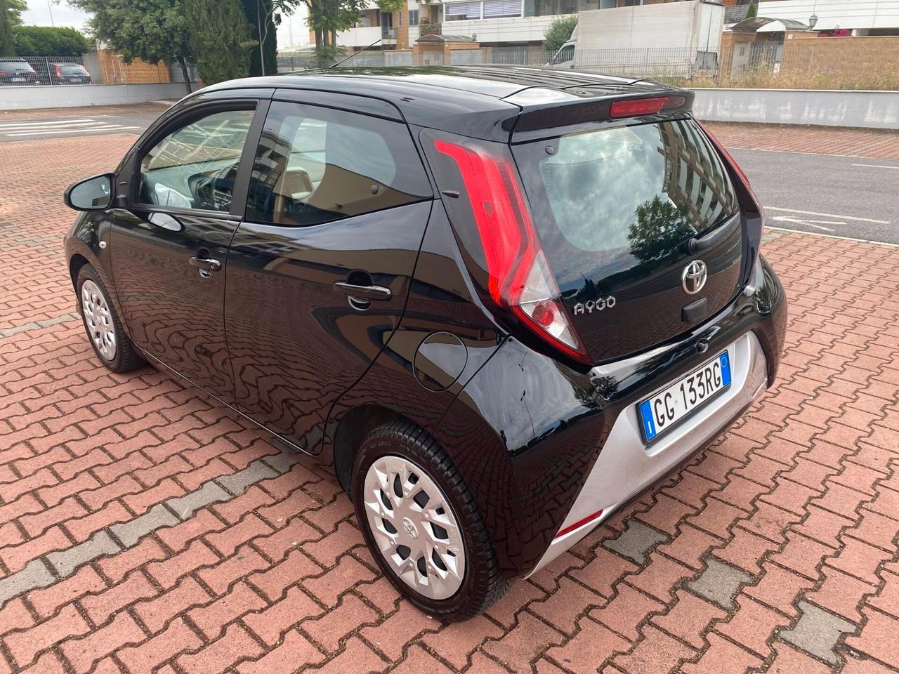 TOYOTA AYGO CAMBIO AUTOMATICO 5 P. 1.0