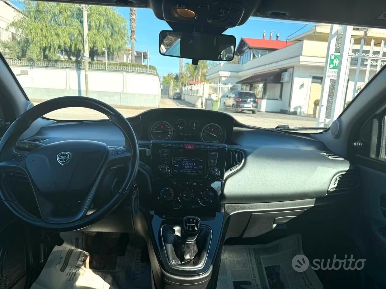 Lancia Ypsilon 2016 GPL di serie