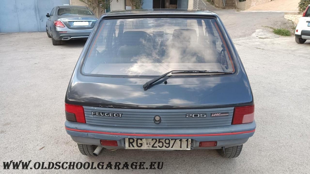 Peugeot 205 954 5 porte Look