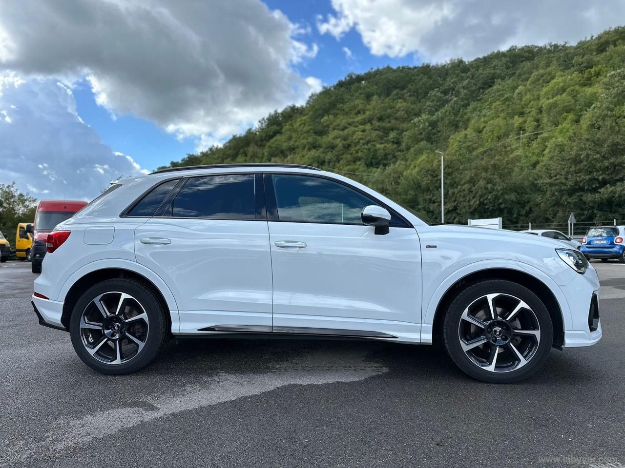 AUDI Q3 35 TFSI S line edition