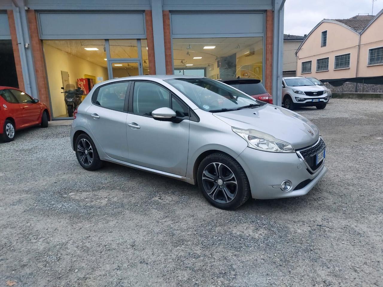Peugeot 208 PureTech 82 5 P STUPENDA OK NEOPATENTATI