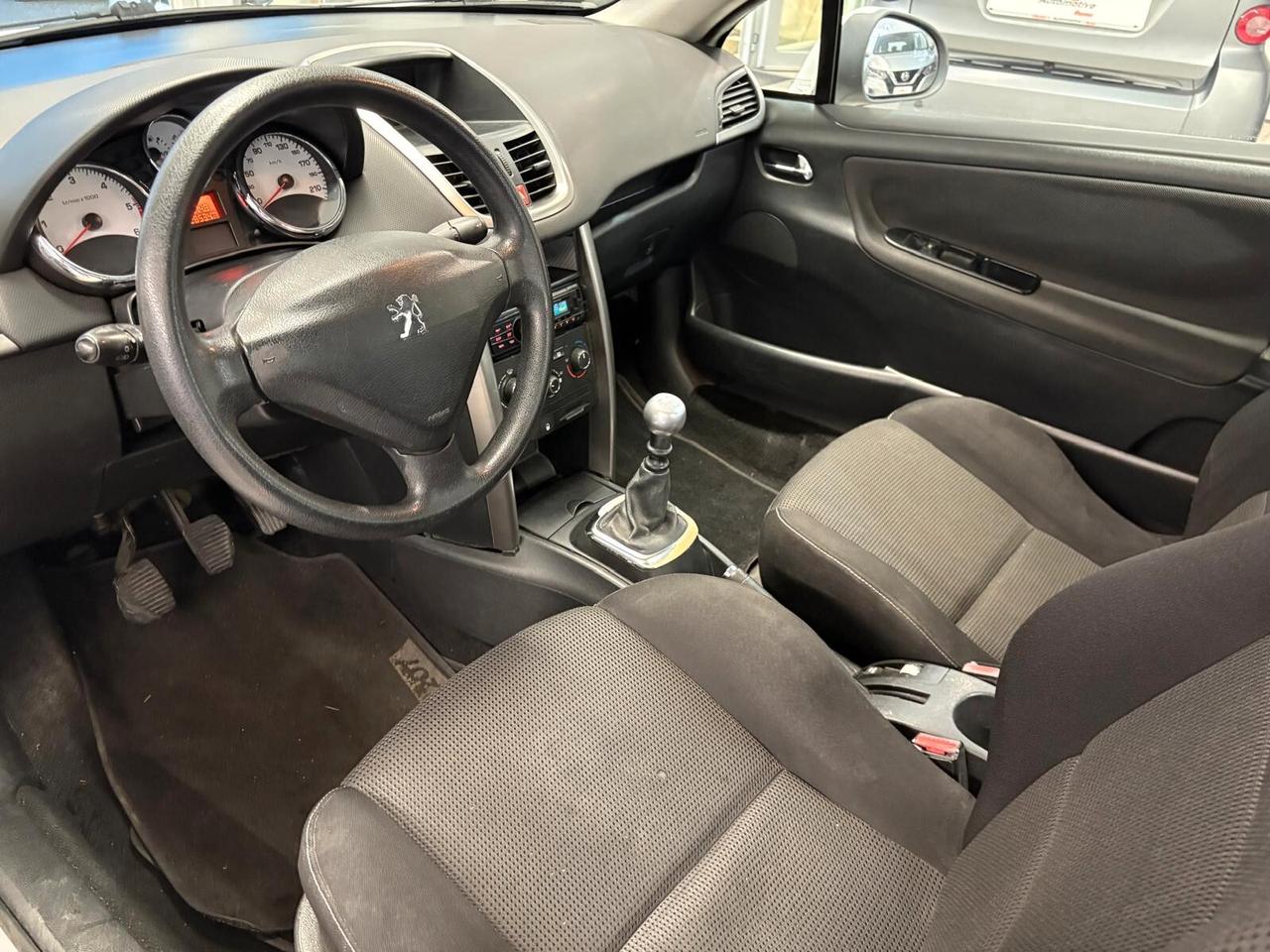 Peugeot 207 1.6 8V HDi 112CV CC Féline