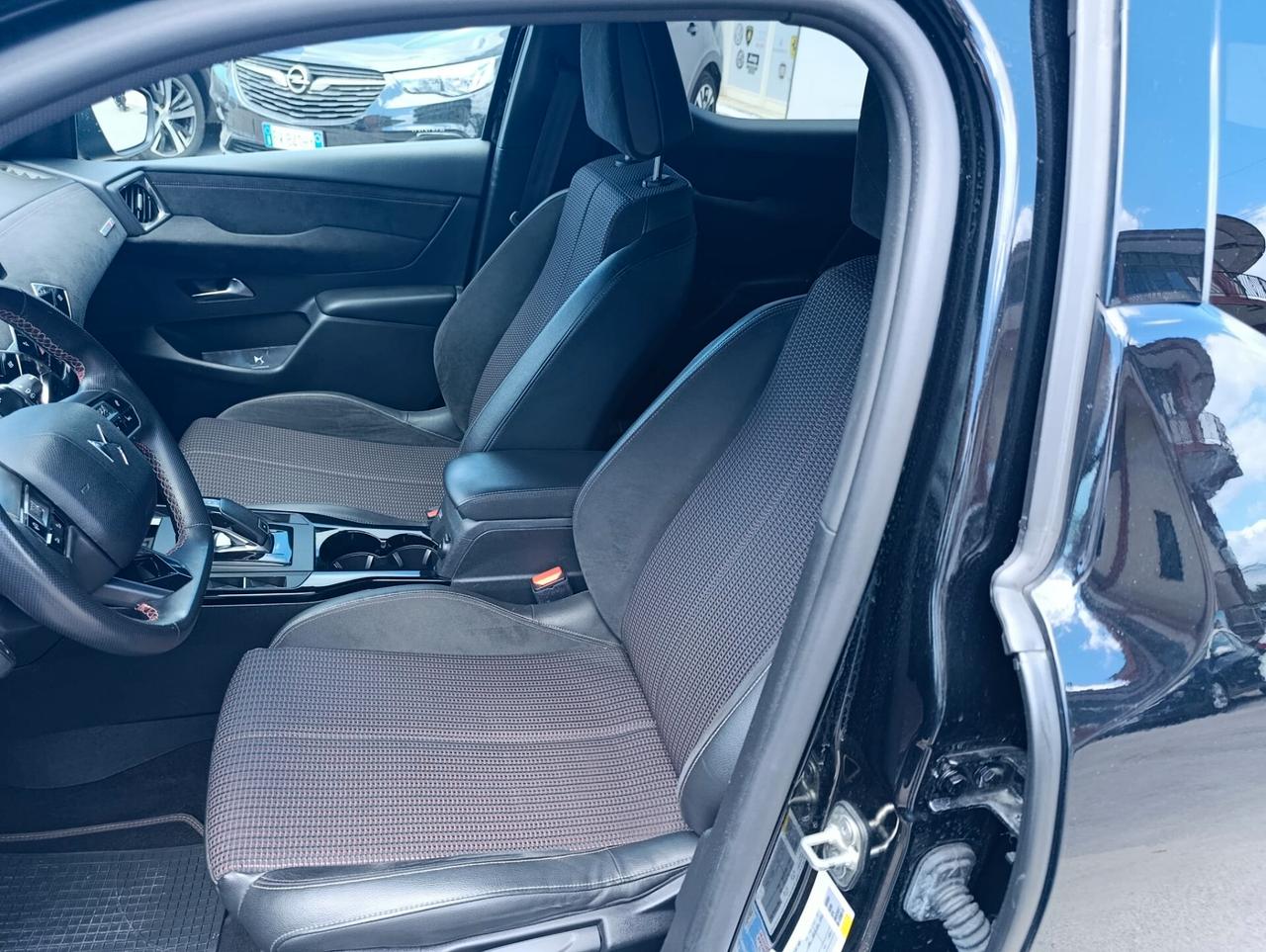 Ds DS3 3 Crossback BlueHDi 130 aut. Performance Line