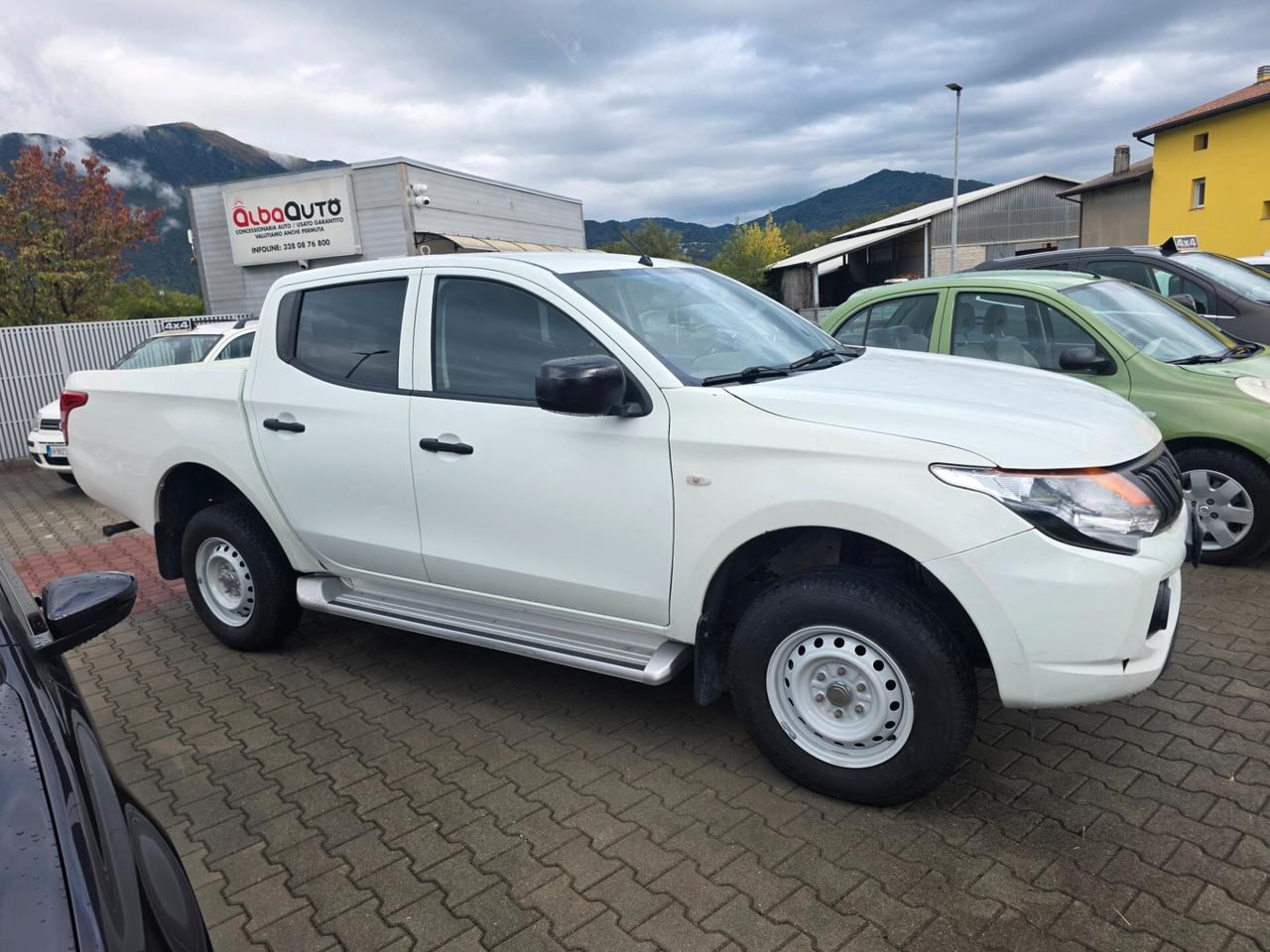 Mitsubishi L200 Autocarro preparata e garantito 12 mesi