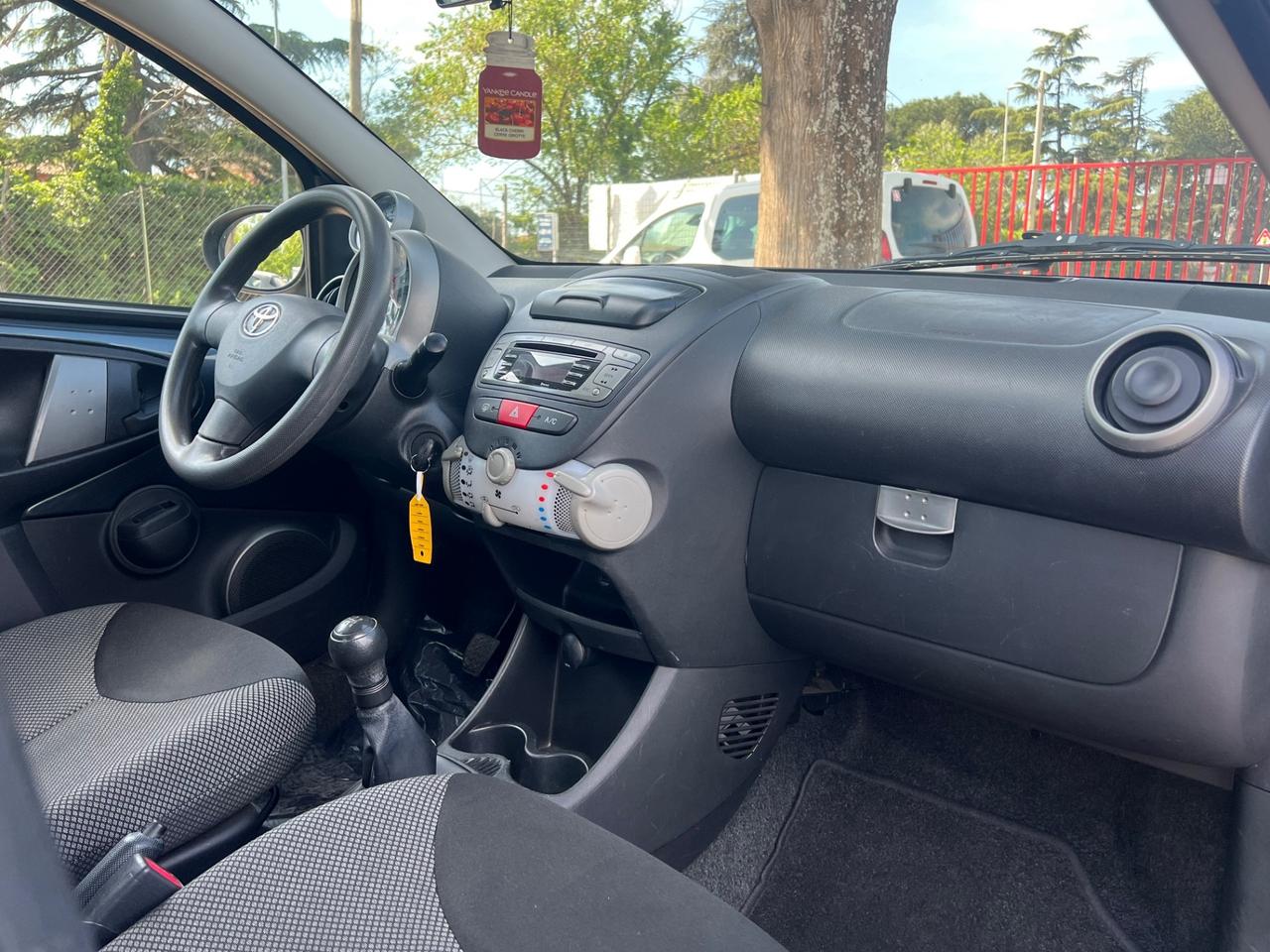 Toyota Aygo 1.0 12V VVT-i 5 porte Active Connect