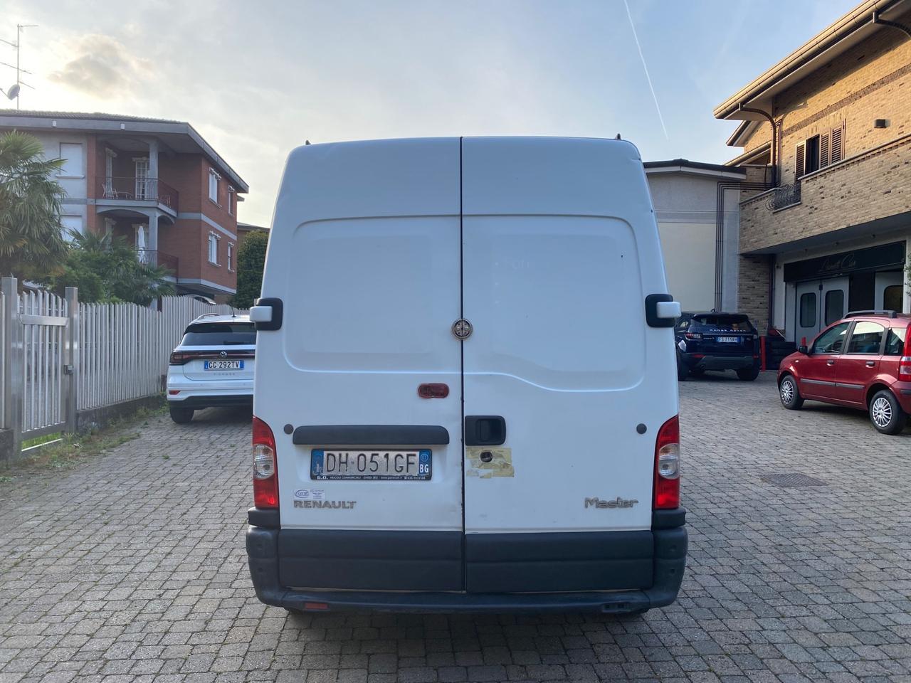Renault Master T35/150 2.5 dci 146 Cv