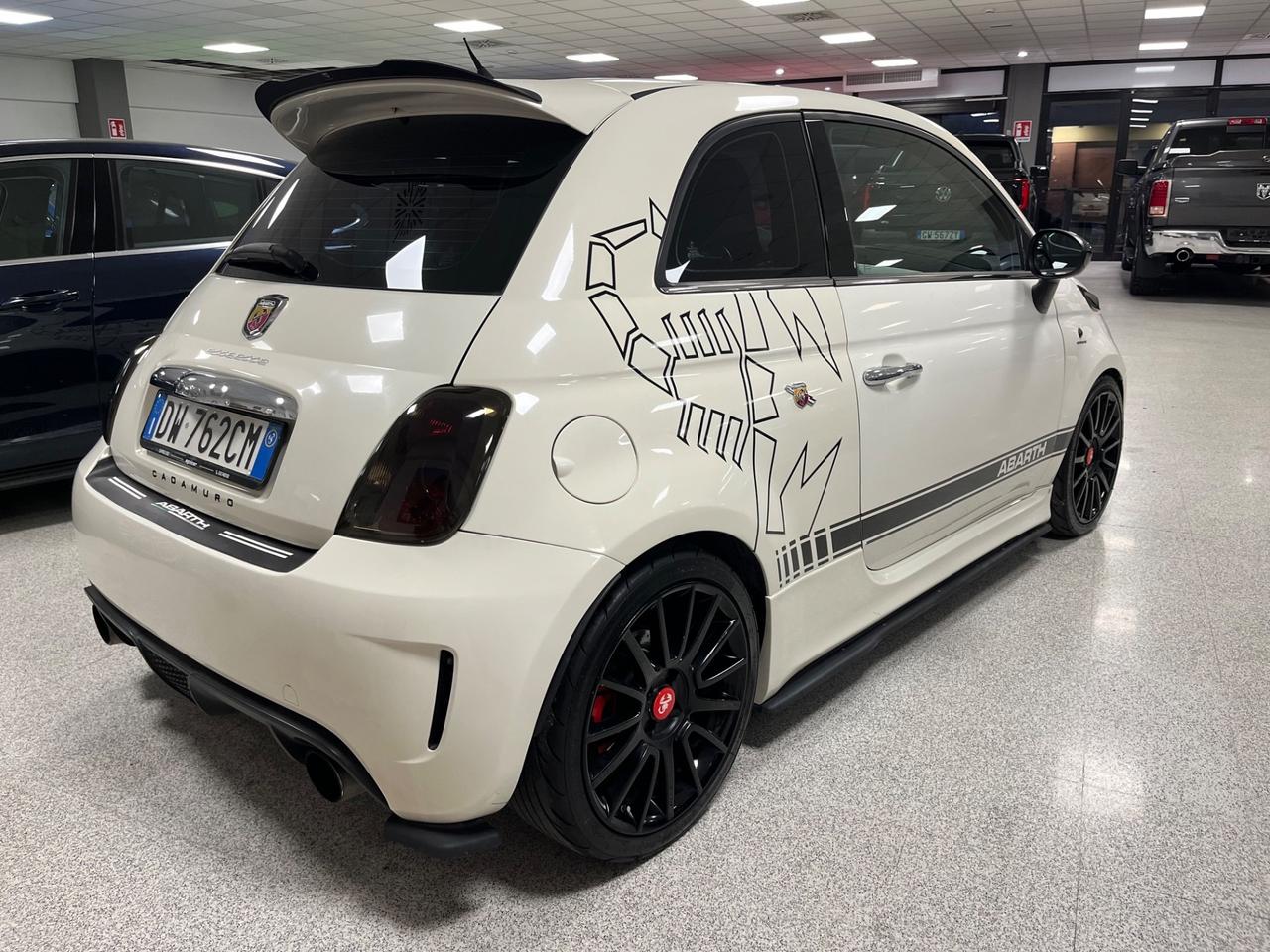 Abarth 500 1.4 Turbo T-Jet 275cv ESSEESSE