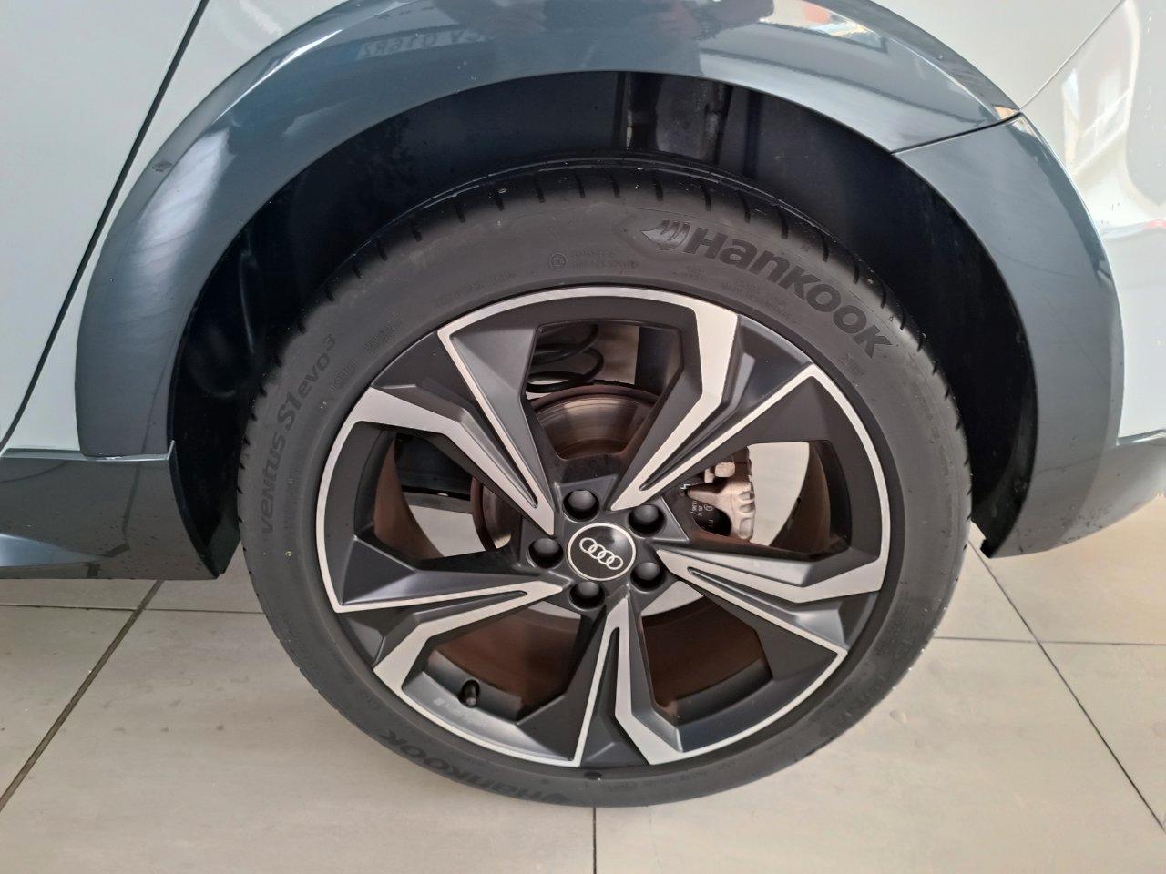 Audi A1 Allstreet 30 1.0 tfsi Identity Contrast 110cv