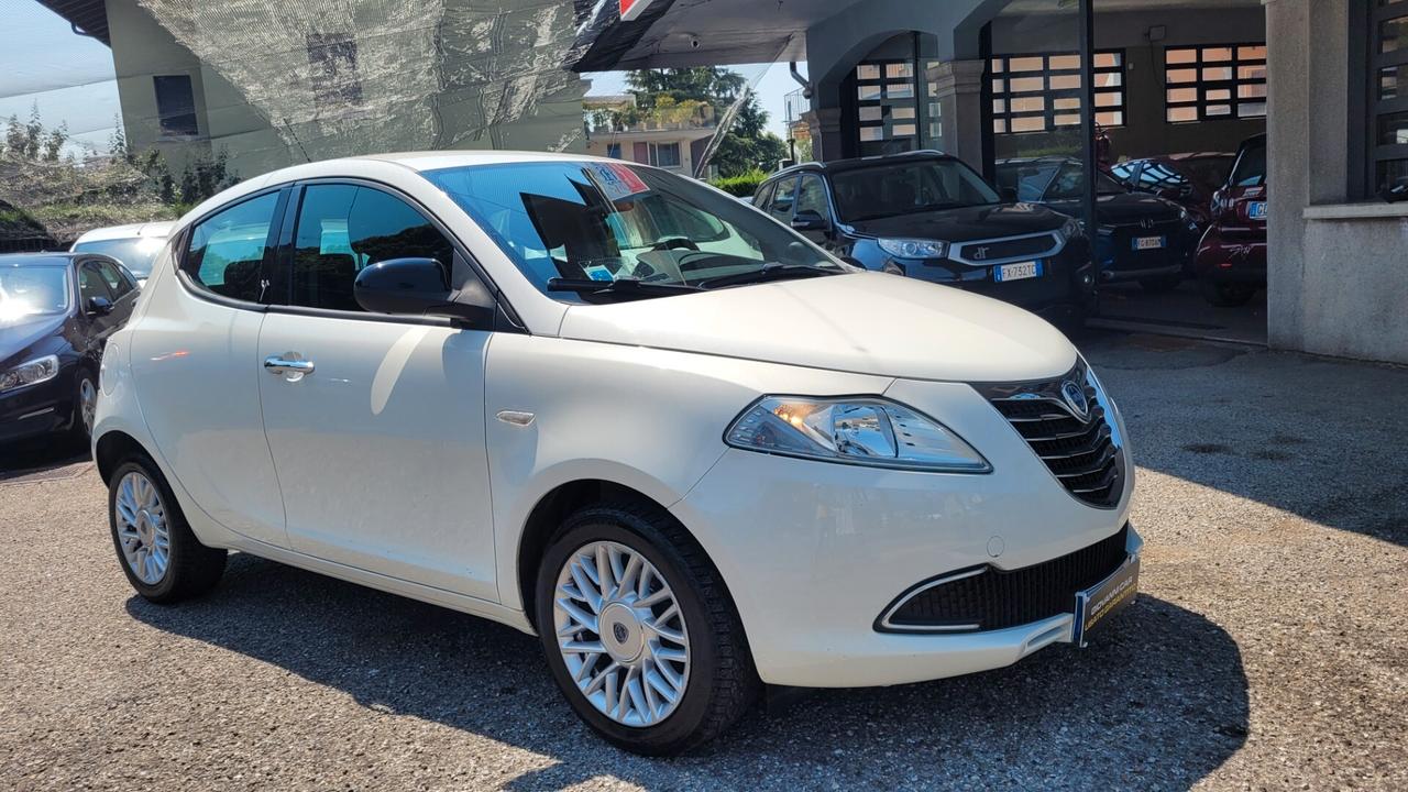 Lancia Ypsilon 1.2 5 porte Platinum ..