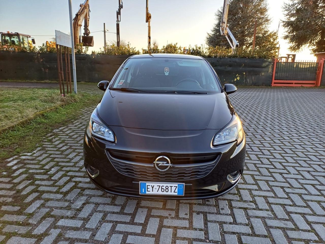 Opel Corsa 1.4 90CV 5 porte b-Color