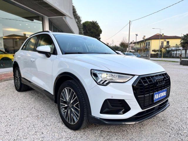 AUDI Q3 40 TDI quattro S tronic Business Advanced