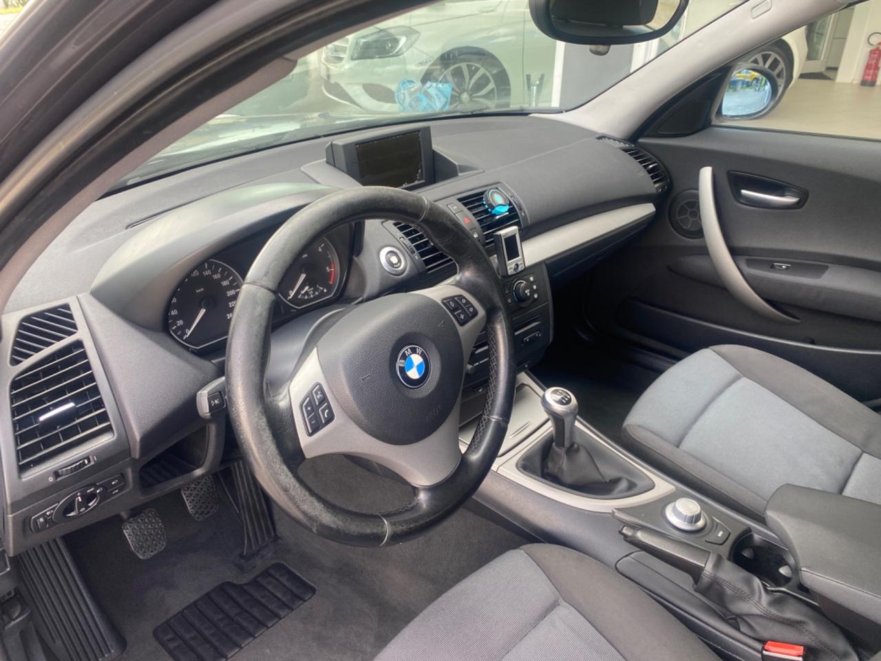 Bmw 118 cat 5 porte Attiva per neo patentati