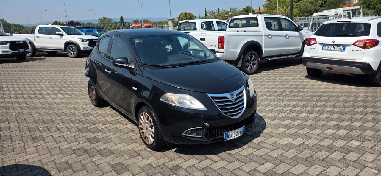 LANCIA YPSILON 1,2 69cv SINISTRATA