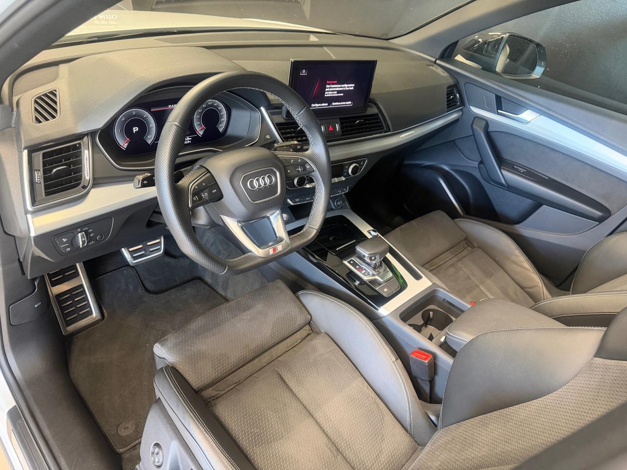 Audi Q5 40 2.0 tdi mhev 12V Identity Black quattro s-tronic