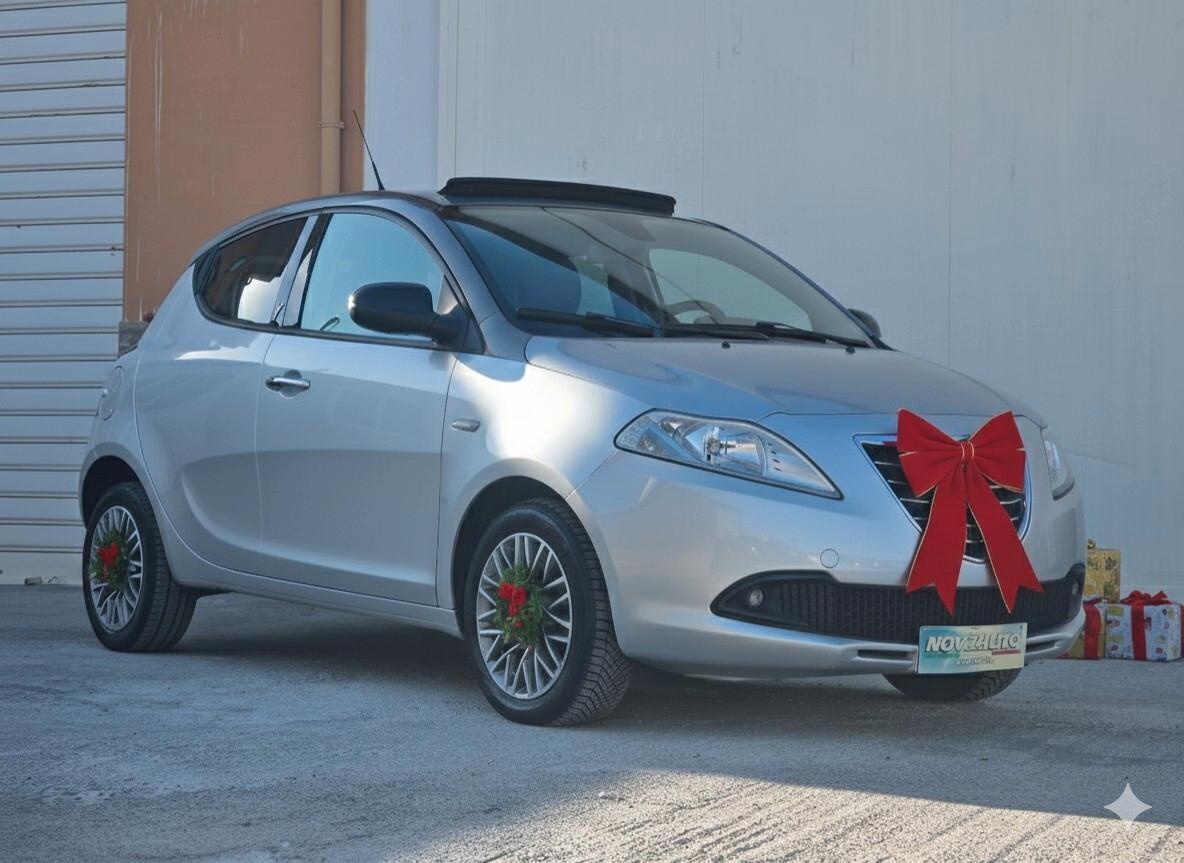 Lancia Ypsilon 1.2 benzina 70cv Tetto panoramico