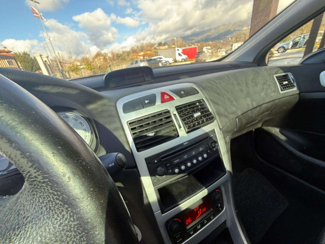 PEUGEOT 307