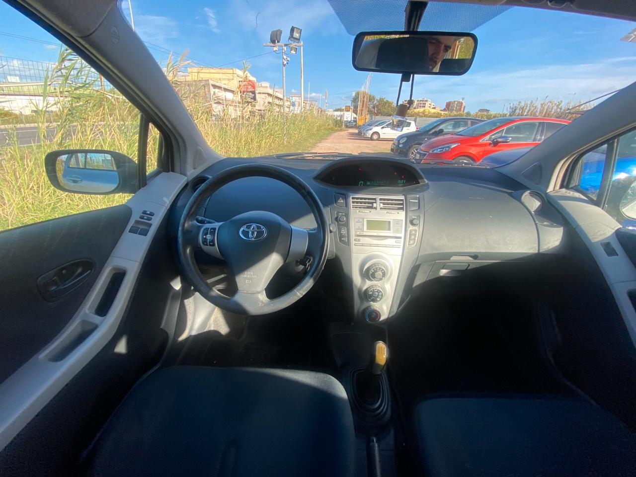 TOYOTA YARIS 1.0 152.000 KM ADATTA NEOPATENTATI