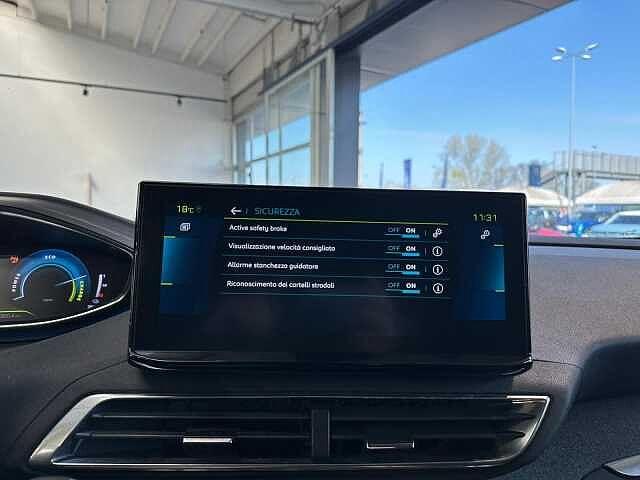 Peugeot 3008 Hybrid4 300 e-EAT8 Allure Pack