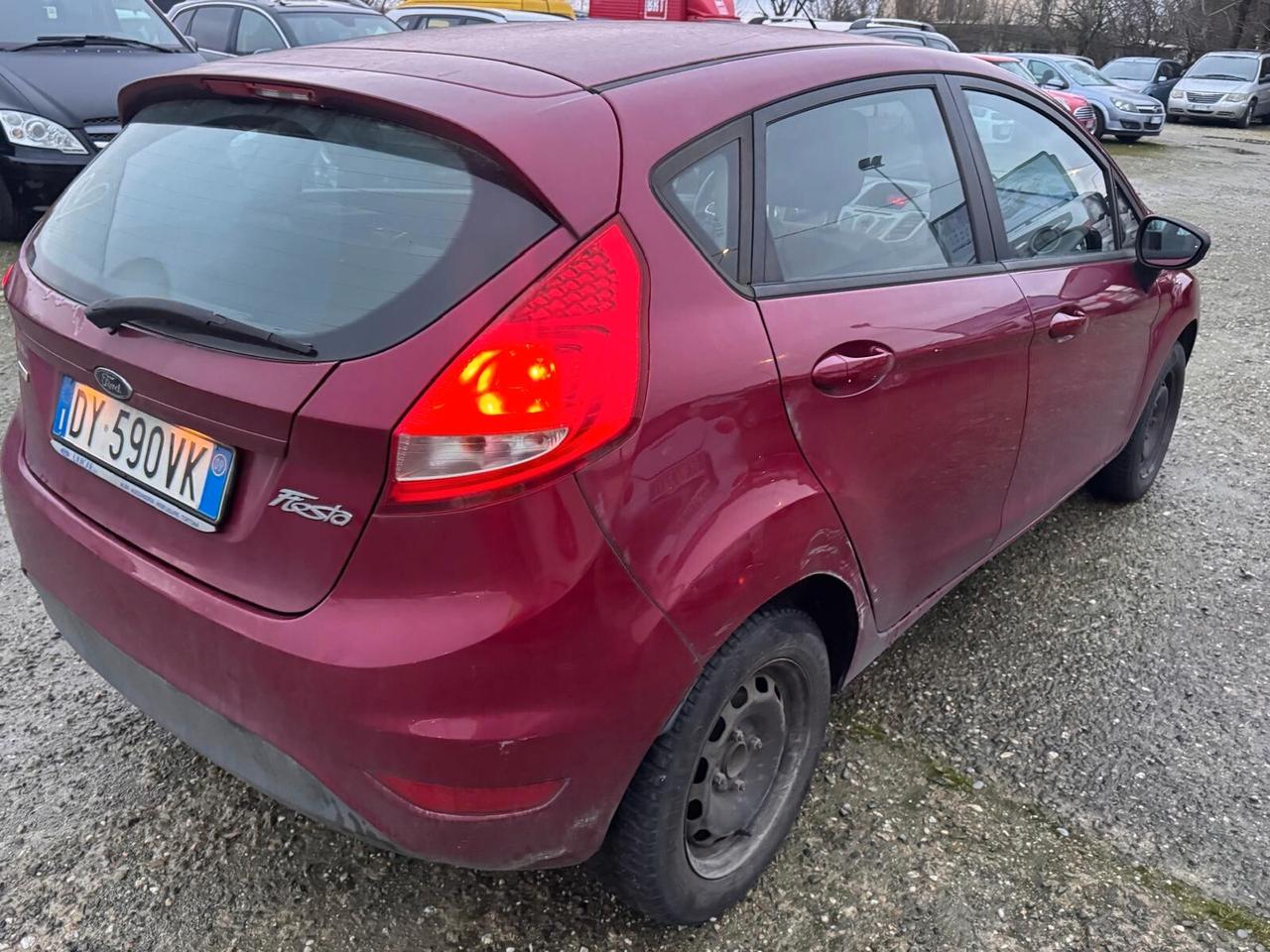 FORD FIESTA 1.4 DIESEL TITANIUM ANCHE PER NEOPATENTATI