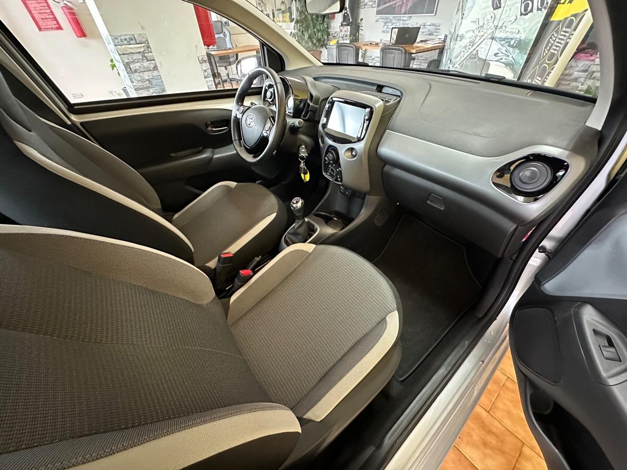 Toyota Aygo Connect 1.0benz. 3.400km!!!