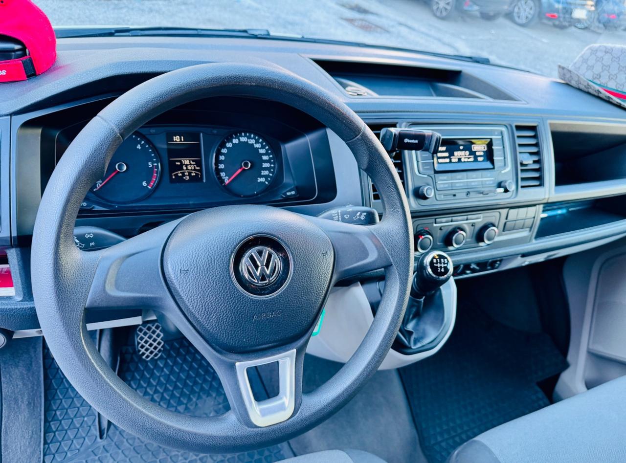 Volkswagen Transporter 2.0 TDI Van 6 Posti