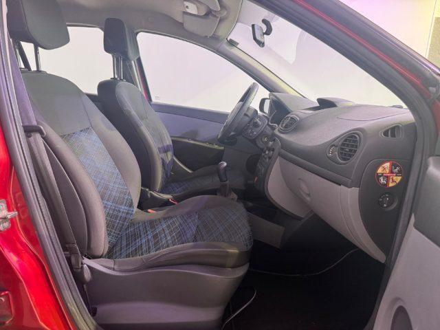 RENAULT Clio 1.2 16V 5 porte Luxe