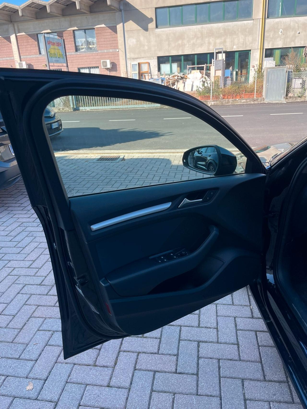 Audi A3 1.6 TDI 116 CV S tronic Sport ok neopatentati