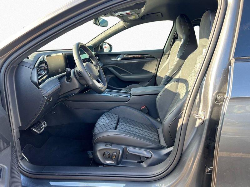Volkswagen Passat 2.0 TDI 150 CV SCR EVO DSG R-Line Black Style