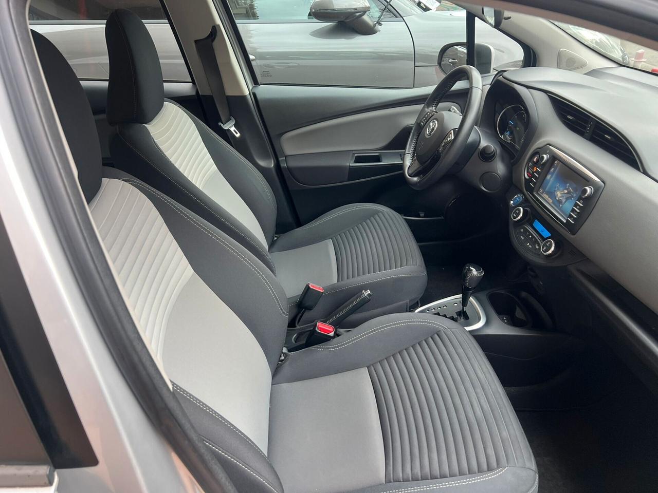 Toyota Yaris 1.5 Hybrid 5 porte Business