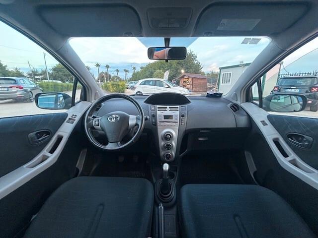 Toyota Yaris 1.0 5 porte Sol