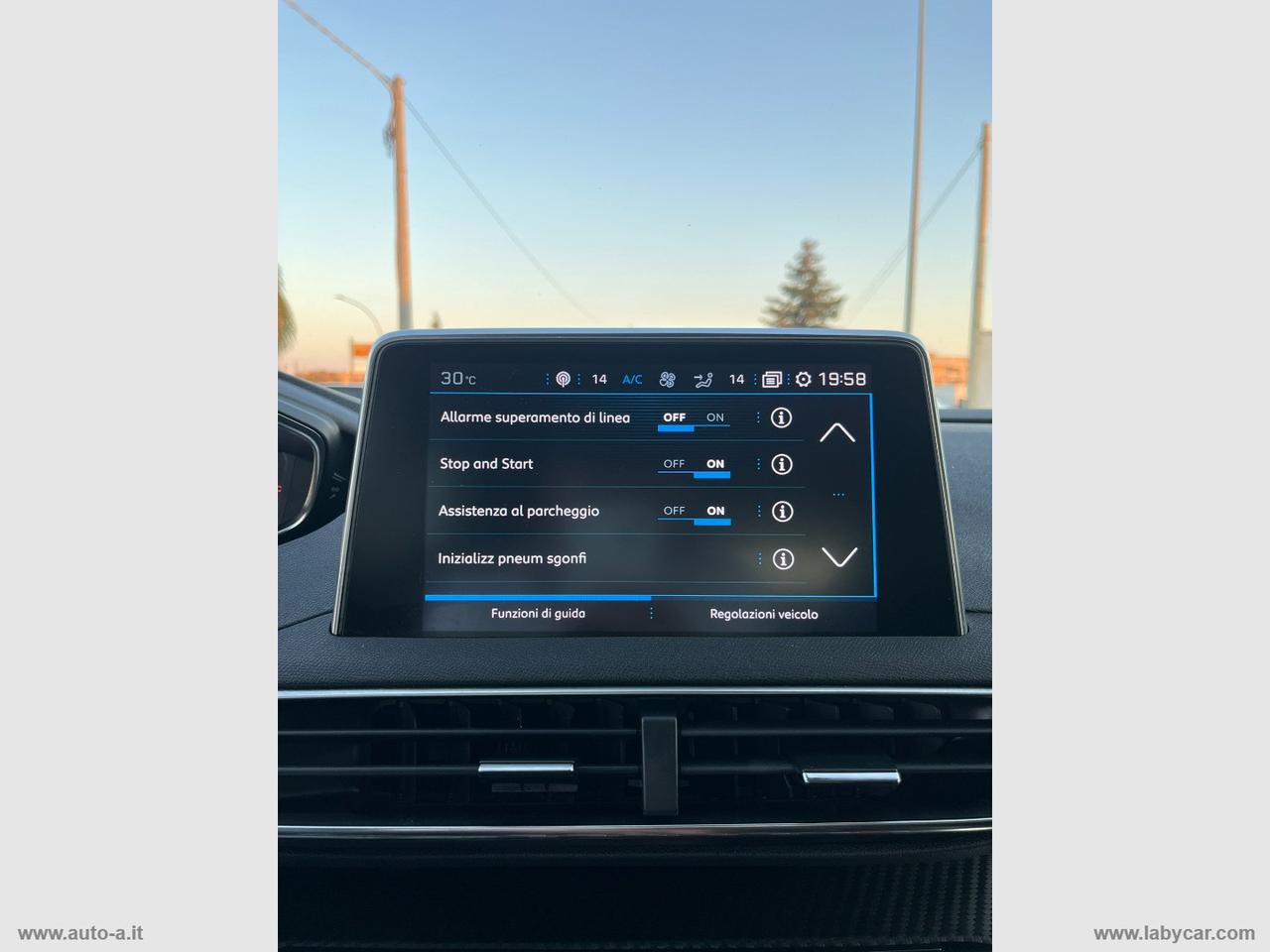 PEUGEOT 3008 BlueHDi 130 S&S EAT8 Allure