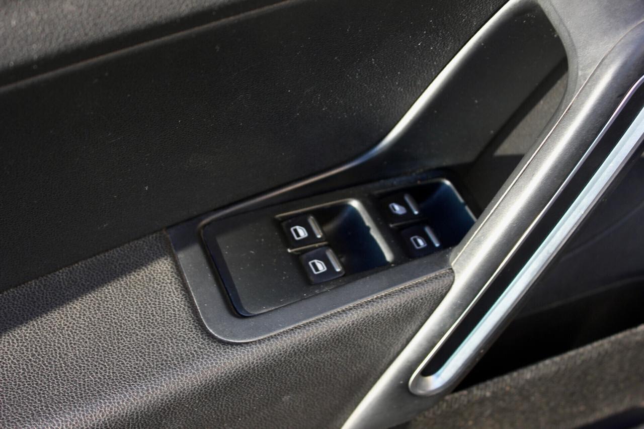 Volkswagen Maggiolino Cabrio 1.2 TSI Design 105CV NAVY PLUS SEDILI RISCALDATI