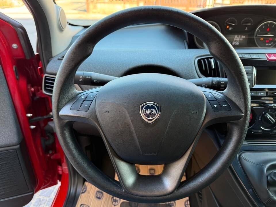 Lancia Ypsilon 0.9 TwinAir 85cv Metano Ecochic Silver