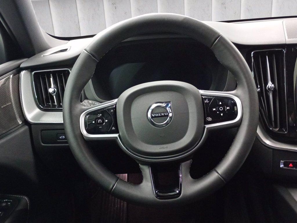 VOLVO XC60 2.0 b5 Plus Dark awd auto del 2025