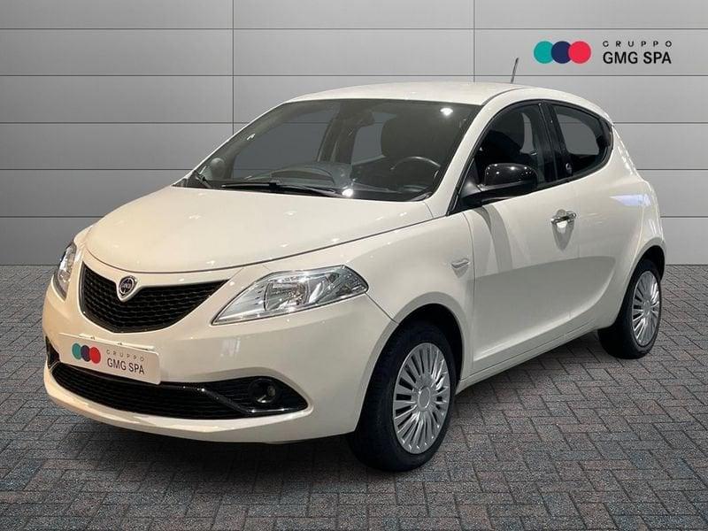 Lancia Ypsilon 1.0 firefly hybrid Gold s&s 70cv