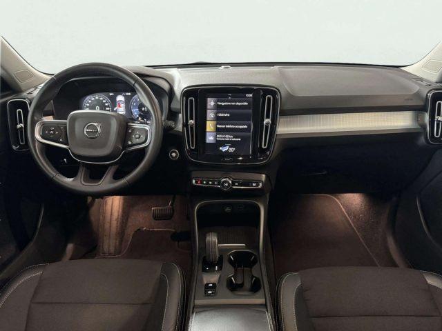VOLVO XC40 T3 MOMENTUM PRO AUTOMATICA