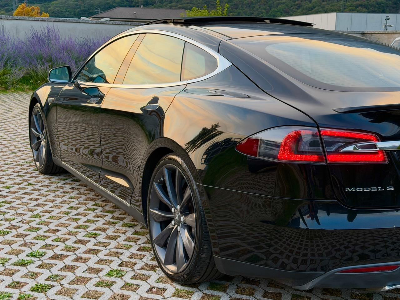 Tesla Model S P85 ,,RICARICA SC01 GRATIS A VITA”