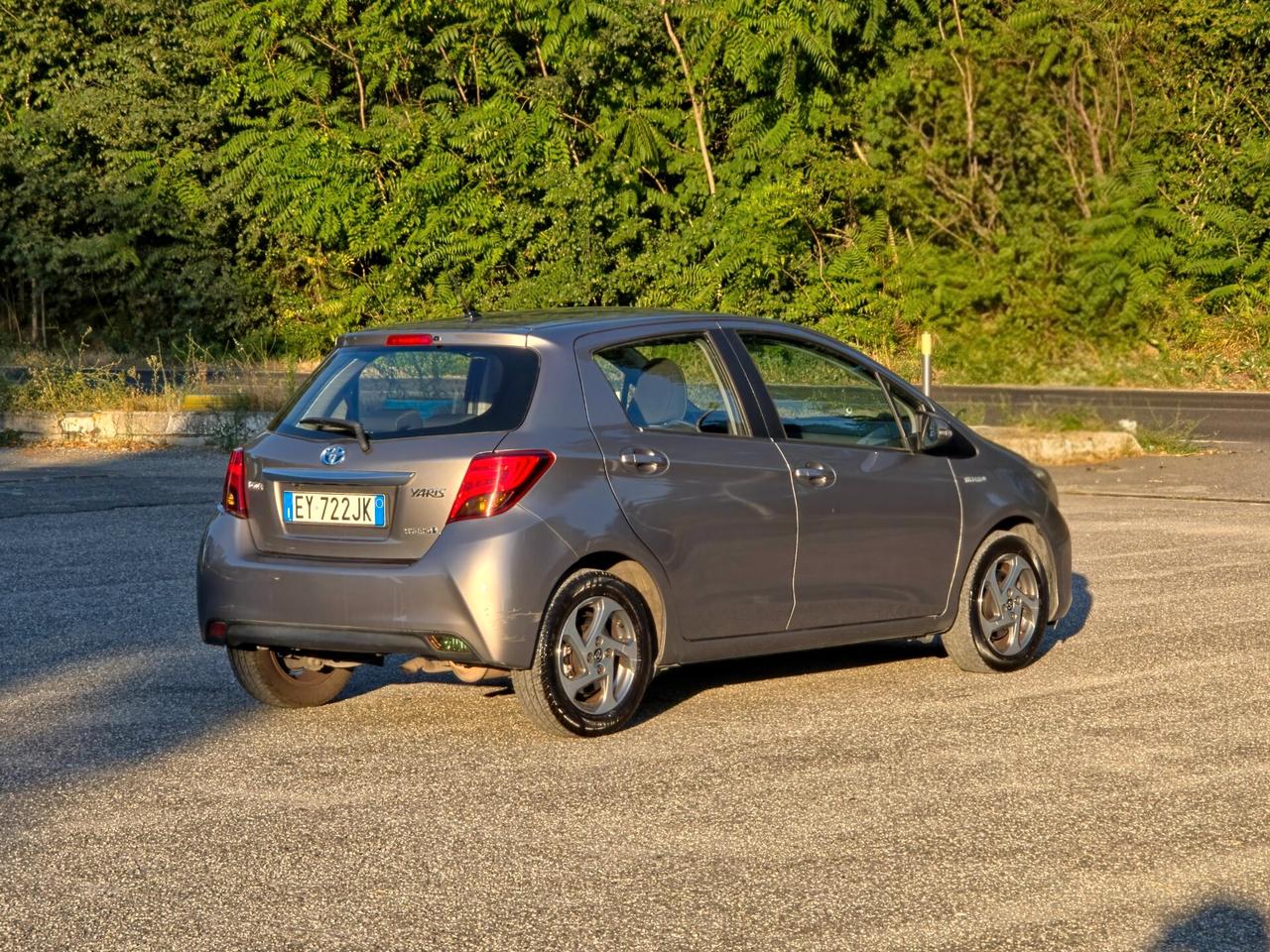 Toyota Yaris 1.5 Hybrid 5 porte Active -E6 Automatica NEO 2015