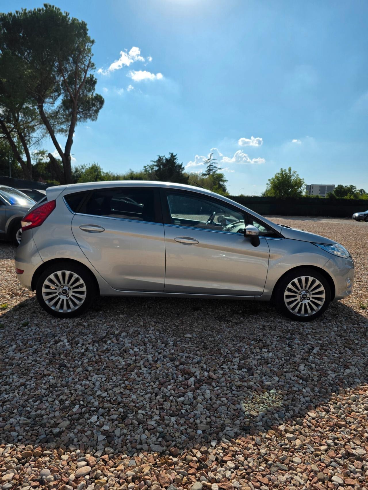 Ford Fiesta 1.4 5 porte Bz.- GPL Titanium
