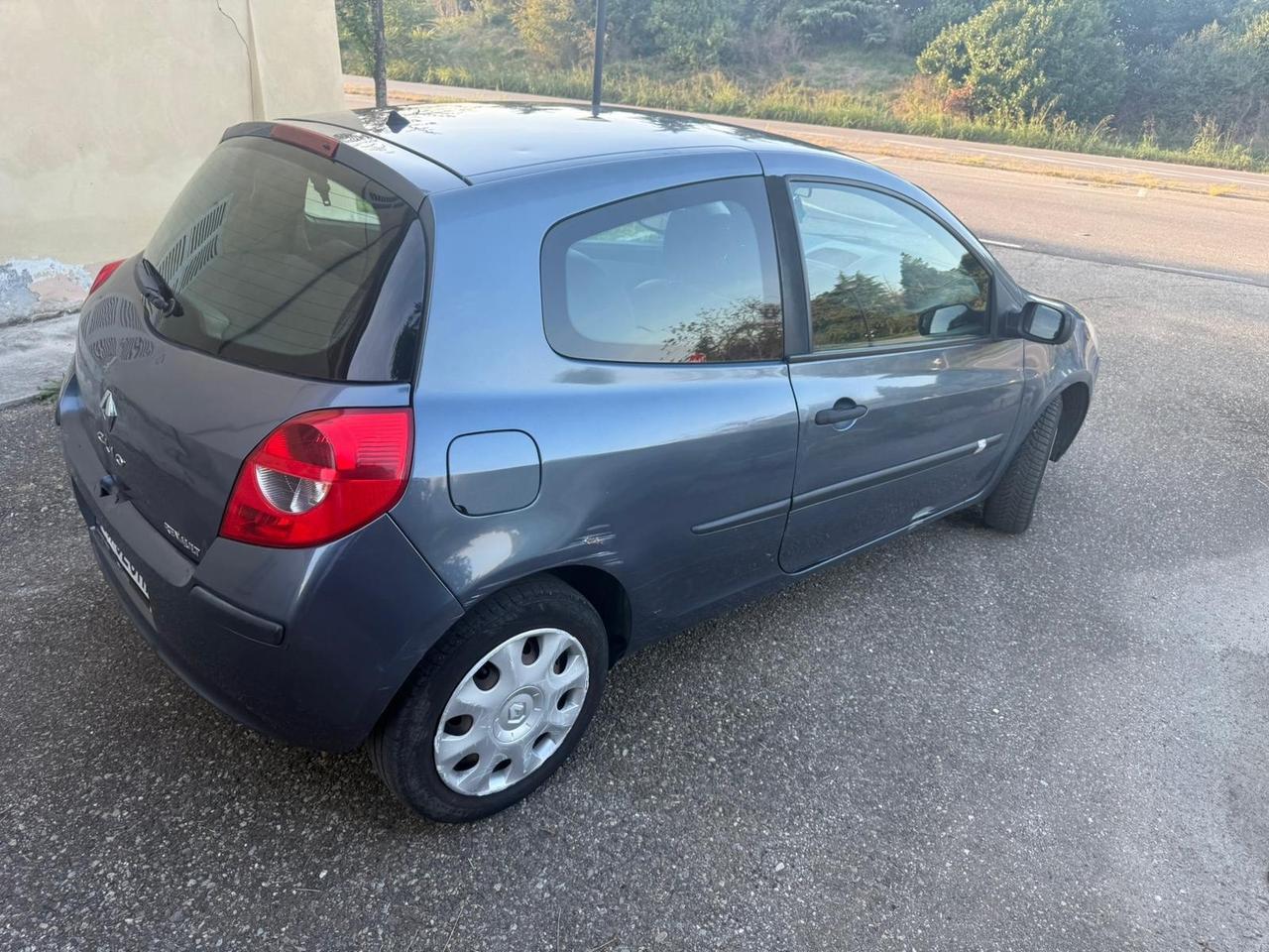 RENAULT CLIO 1.1 BENZINA NEOPATENTATI