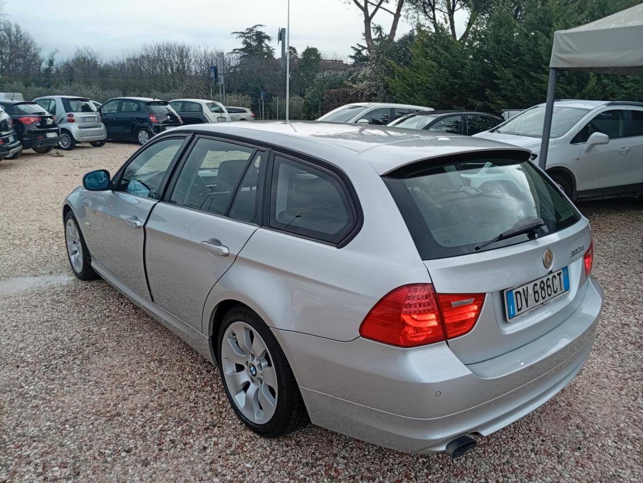 BMW 320 ANNO 2009 DS2.0 KM315MILA