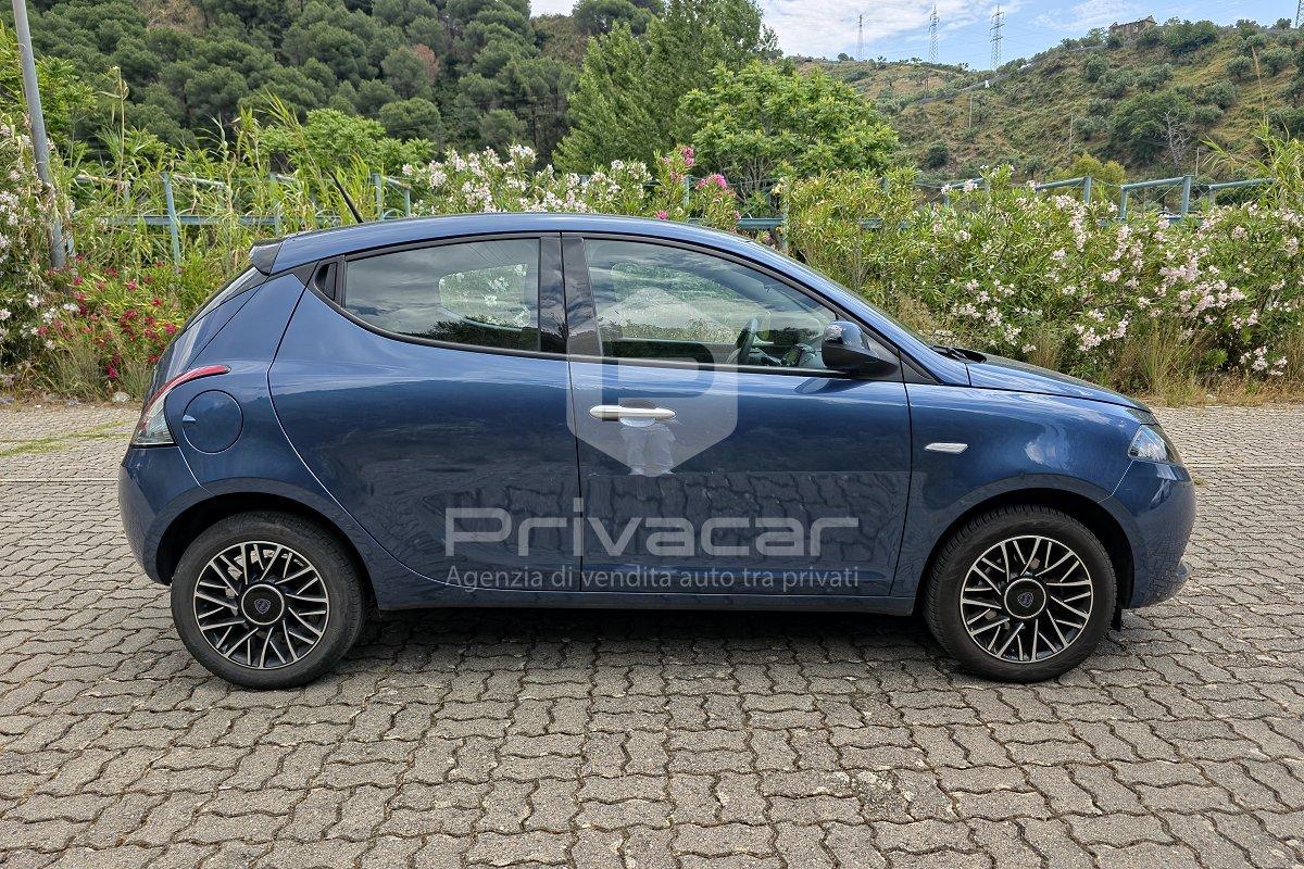 LANCIA Ypsilon 1.0 FireFly 5 porte S&S Hybrid Silver Plus