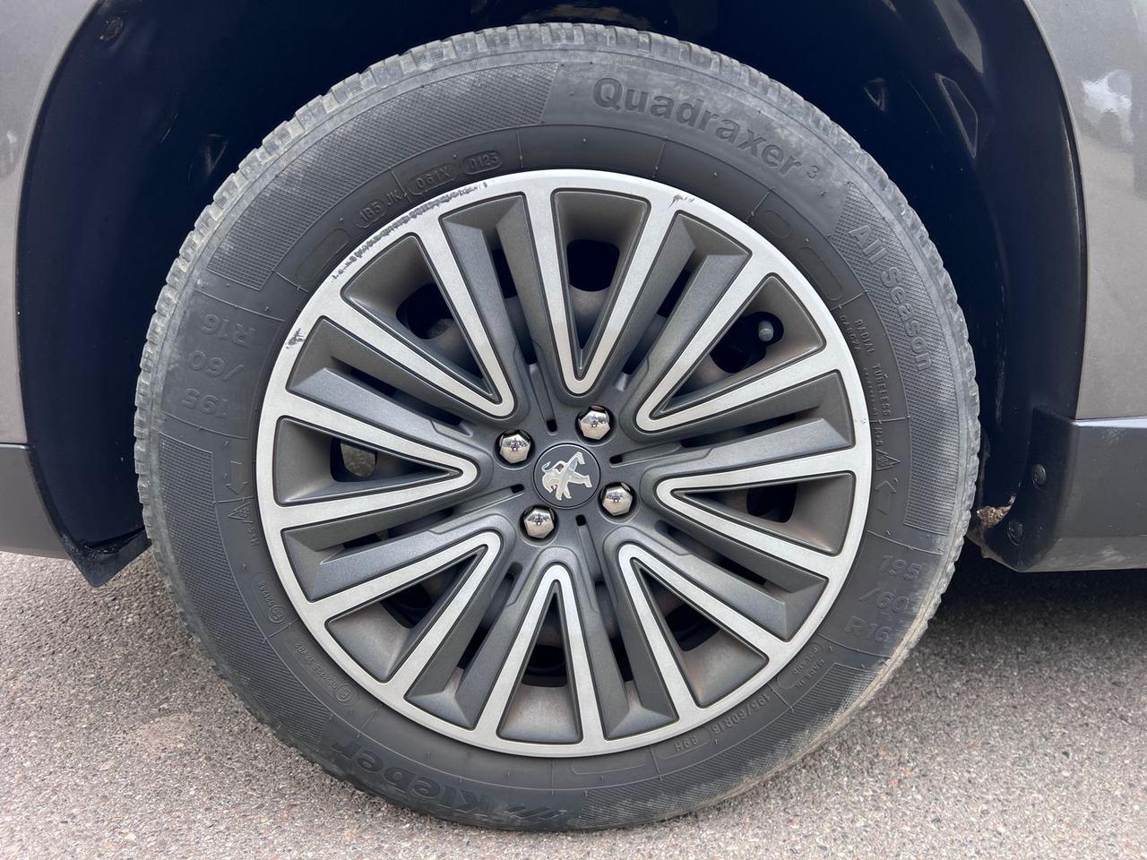 Peugeot 2008 1.2 PureTech 82 #9549