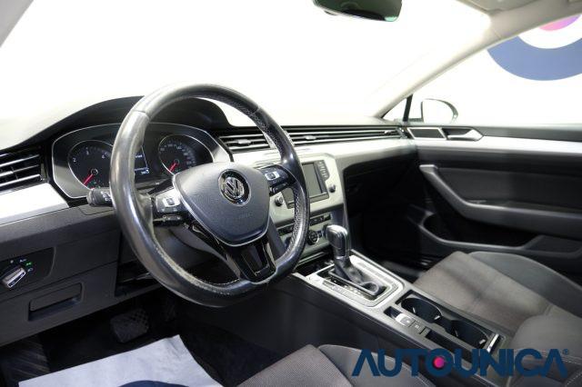 VOLKSWAGEN Passat Variant 1.6 TDI SCR DSG R-LINE BMT