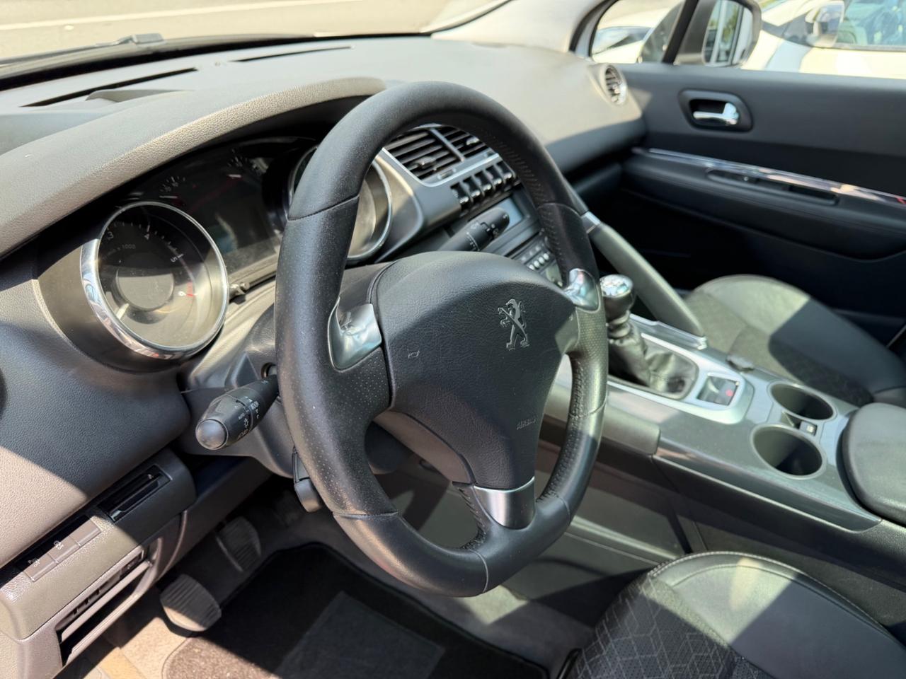 Peugeot 3008 1.6 HDi 115CV Allure