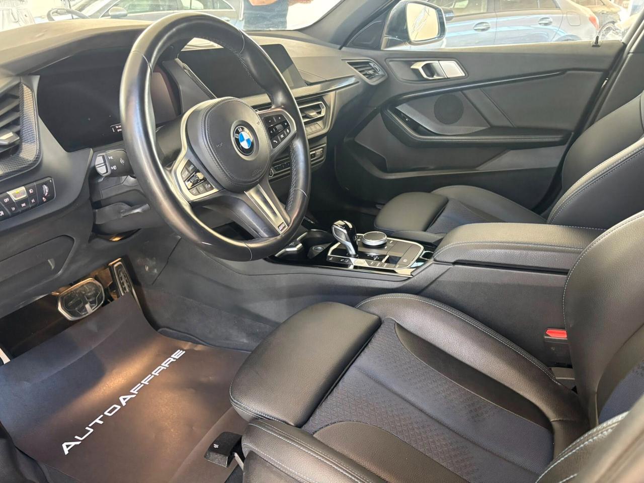 Bmw 118 118d 5p. Msport