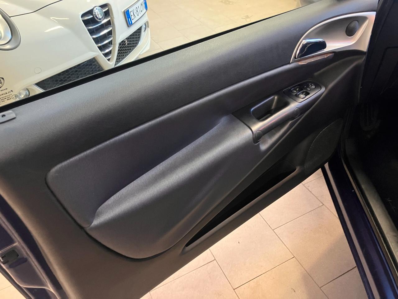 Lancia Ypsilon 1.4 16v Platino NEOPATENTATI